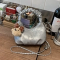 Sac à main croissant argenté métallisé avec poignée plissée et breloque ourson - Argenté