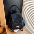 Zaino nero opaco chic con dettaglio fiocco dorato e tasche a coulisse in stile rétro - Nero
