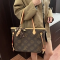 Klassieke monogram shopper in donkerbruin met lederen handvatten en zijden sjaal - Koffie & Abrikoos