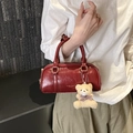 Borsa a mano Boston bordeaux in pelle lucida con dettagli dorati e ciondolo orso - Con Ciondolo / Rosso