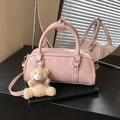 Borsa a mano Boston rosa in ecopelle con dettagli dorati e ciondolo a orsetto - Con Ciondolo / Rosa