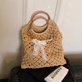 Khaki geweven draagtas met houten handvatten, witte kanten strik en parels - Khaki met Hanger