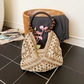 Borsa tote in paglia intrecciata con manici in perline di legno marrone scuro vintage - Bianco e Marrone
