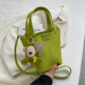 Modieuze groene bucket bag met lycheepatroon, aapje-hanger en schouderriem - Groen met Hanger