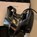 Schwarze glänzende PU-Leder Hobo-Tasche mit verstellbarer goldener Schnalle für Damen - Schwarz
