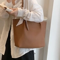 Brown large capacity tote bag with lychee pattern leather and fashion text print - Brown