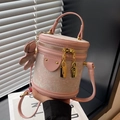 Mini bolso de cubo cilíndrico rosa en jacquard con herrajes dorados y florales - Rosa