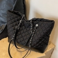 Grand sac cabas matelassé noir avec chaîne pour femmes sac à main chic quotidien - Noir (Tissu Oxford)