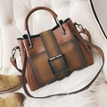 Borsa a tracolla vintage sfumata marrone con grande fibbia quadrata in metallo - Marrone