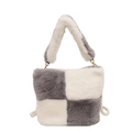 Borsa a secchiello in peluche a scacchi grigi e bianchi con catena di perle - Grigio