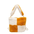 Borsa a secchiello in peluche a scacchi giallo zenzero e bianco con catena di perle - Giallo