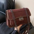 Bolso bandolera de ante burdeos acolchado con cadena clásica y cierre de giro - Marrón