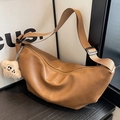 Bolso de media luna marrón en cuero sintético con colgante de estrella de peluche - Marrón