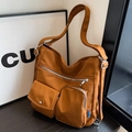 Braun-orangefarbene Nylon-Tragetasche mit verstellbarem Gurt und Multitaschen-Design - Braun