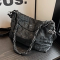 Borsa a tracolla trapuntata nera retrò con finitura vintage e catena metallica - Nero