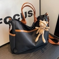 Sac fourre-tout noir en Oxford avec bordure orange et un joli charm en forme d'ourson - Avec Pendentif / Noir