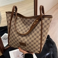 Elegante borsa tote monogram in tela beige con finiture in pelle marrone e grande capacità - Cachi