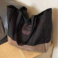 Grande borsa tote in tela nera e marrone con logo NDCO e chiusura a cerniera - Colore a Contrasto Lettera (NDCO) / Nero