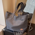Bolso tote de lona gris oscuro con logotipo naranja y asas anchas para uso diario - Marrón Oscuro