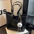 Grand sac cabas noir minimaliste pour femme avec pendentif en peluche mignon - Noir