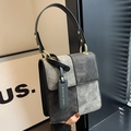 Borsa a tracolla colorblock minimalista con tessuto strutturato e manici in pelle - Marrone Scuro