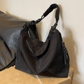 Schwarze Oxford-Nylontasche mit dekorativem Webseil und breitem Schultergurt für Damen - Schwarz
