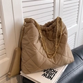 Sac seau matelassé beige en oxford avec chaîne dorée et mini pochette assortie - Sac À Épaule Et Pochette / Kaki
