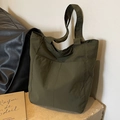 Borsa tote in nylon verde oliva capiente con trama stropicciata ideale per il lavoro - Verde