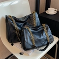 Borsa a catena in pelle nera trapuntata in grandi e piccole dimensioni con metallo - Grande / Nero