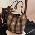 Plaid vintage hobo bag with brown leather handles and gold metal rivets details - Grey Grid