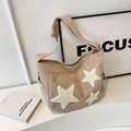 Bolso tote de pana color caqui con estrellas blancas y bolsillos laterales - Caqui