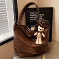 Dark brown tote bag in pebbled faux leather with cute crochet bear charm - Coffee (With Charm)