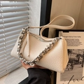 Elegante borsa a spalla bianco crema a pieghe con catena in argento lucido - Bianco Sporco
