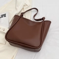 Large capacity dark brown tote bag in matte PU leather with adjustable shoulder strap - No Pendant / Brown