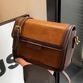 Borsa a tracolla vintage bicolore caramello e marrone scuro con fibbia in metallo oro - Marrone