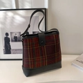 Secchiello classico a quadri rossi con finiture in pelle e stile vintage - Quadri Rossi con Nero
