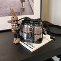 Houndstooth tweed bucket bag in black and white with a cute knitted rabbit charm - Large Plaid With Pendant / Brown