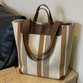 Bolso tote de lona con rayas verticales marrones y beige con correas de cuero fino - Blanco Roto