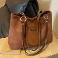 Braune Retro-Tragetasche aus Wildleder mit großem Fassungsvermögen und Goldringen - Kaffeebraun