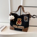 Sac fourre-tout en toile noire avec garniture en cuir brun et patch ours rétro - Noir (Avec Pendentif)