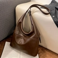 Bolso de hombro marrón oscuro de gran capacidad con correa ajustable y estilo retro - Marrón
