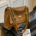 Borsa tote marrone vintage con fibbia in metallo dorato e tracolla a catena - Sabbia