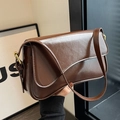 Retro large capacity underarm bag in dark brown glossy leather with golden hardware - Glossy Coffee