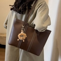 Bolso tote grande marrón retro con costuras blancas y colgante de peluche para mujer - Negro sin Colgante