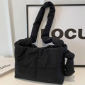 Grande borsa shopper trapuntata nera con elegante tracolla a nodo per il lavoro - Nero
