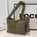 Borsa a spalla trapuntata verde oliva con nodo laterale elegante e trama morbida - Verde