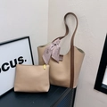Sac cabas kaki grainé avec anses brunes et détail foulard à fleurs - Ensemble de Sacs (Avec Foulard) / Kaki
