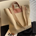 Bolso tote minimalista de lona beige con asas de cuero marrón y correa ancha - Caqui