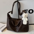 Grand sac cabas marron foncé en similicuir vintage avec bandoulière et breloque ours - Avec Pendentif / Marron