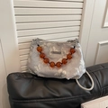 Silberne Handtasche mit Schmetterlingsdrucken und bernsteinfarbenen Perlen - Silber
